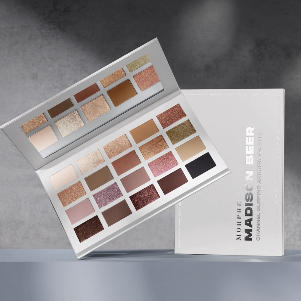 Morphe Madison Beer Channel Surfing Palette